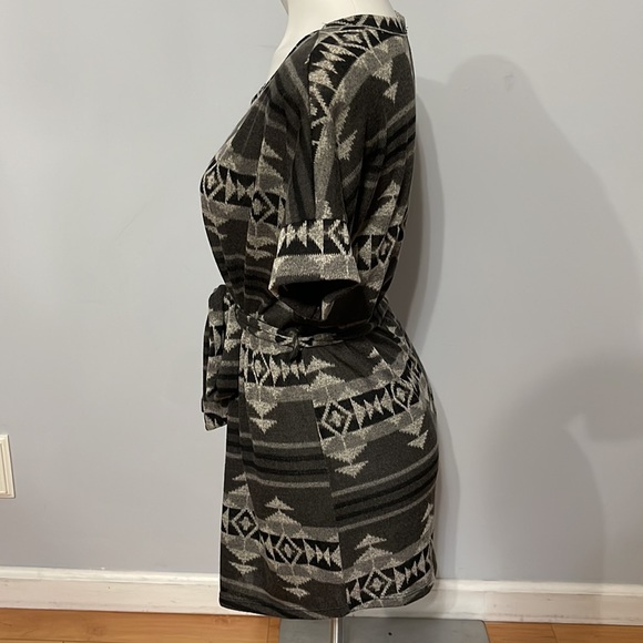 Grey Patterned Tunic with Tie Belt - Picture 3 of 6